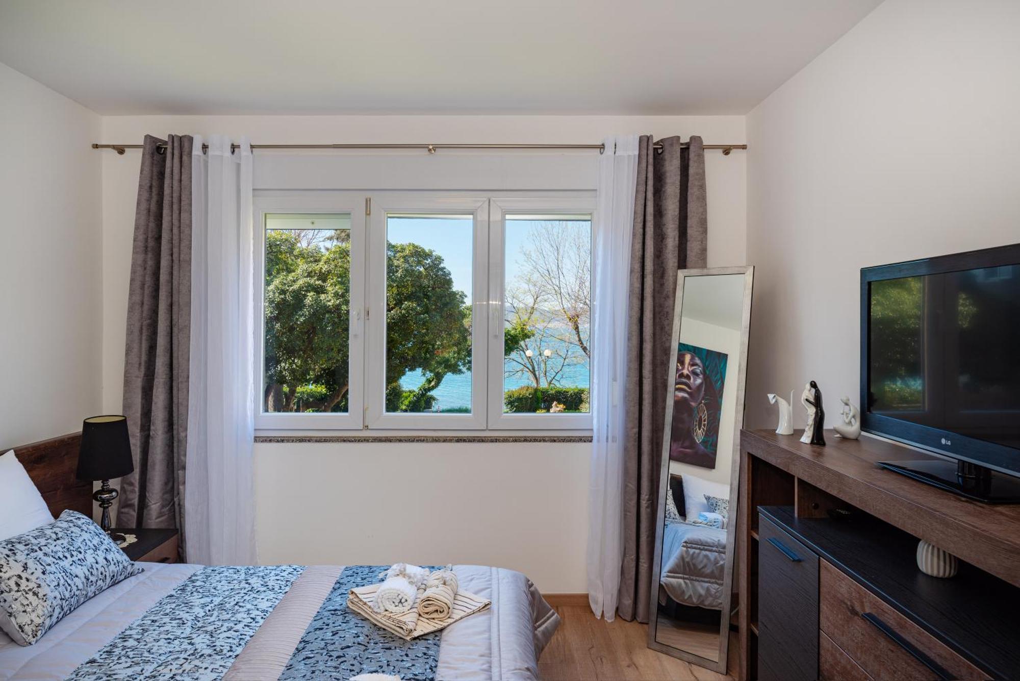 Kolovare Garden Oasis - First Row By Sea Apartment Zadar Exterior photo